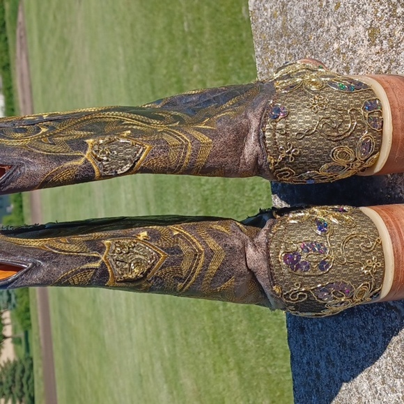 Black stone Boots, pointed toe, gold thread and sequins - Picture 4 of 8